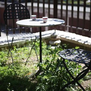 Apartment With Lovely Garden